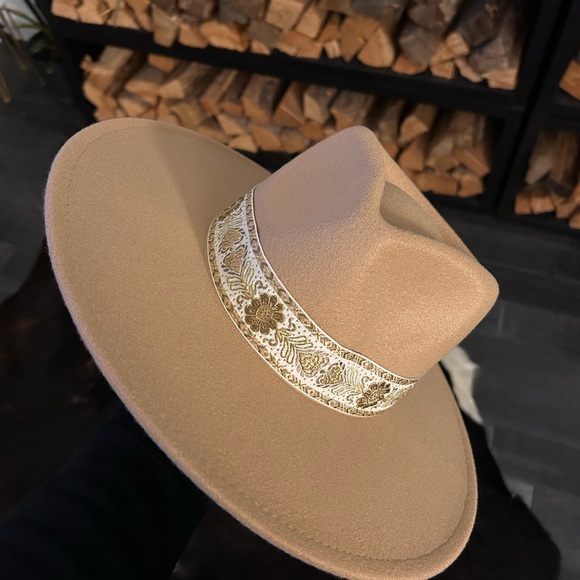 Women Wide Brim Hat Western Cowgirl With Lace Design - Picture 3 of 4